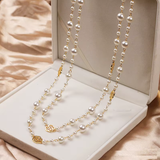 Chic Gold Necklace Adorned with Pearl