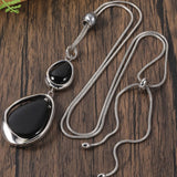 Chic Vintage Pendant Necklace Featuring a Black Stone